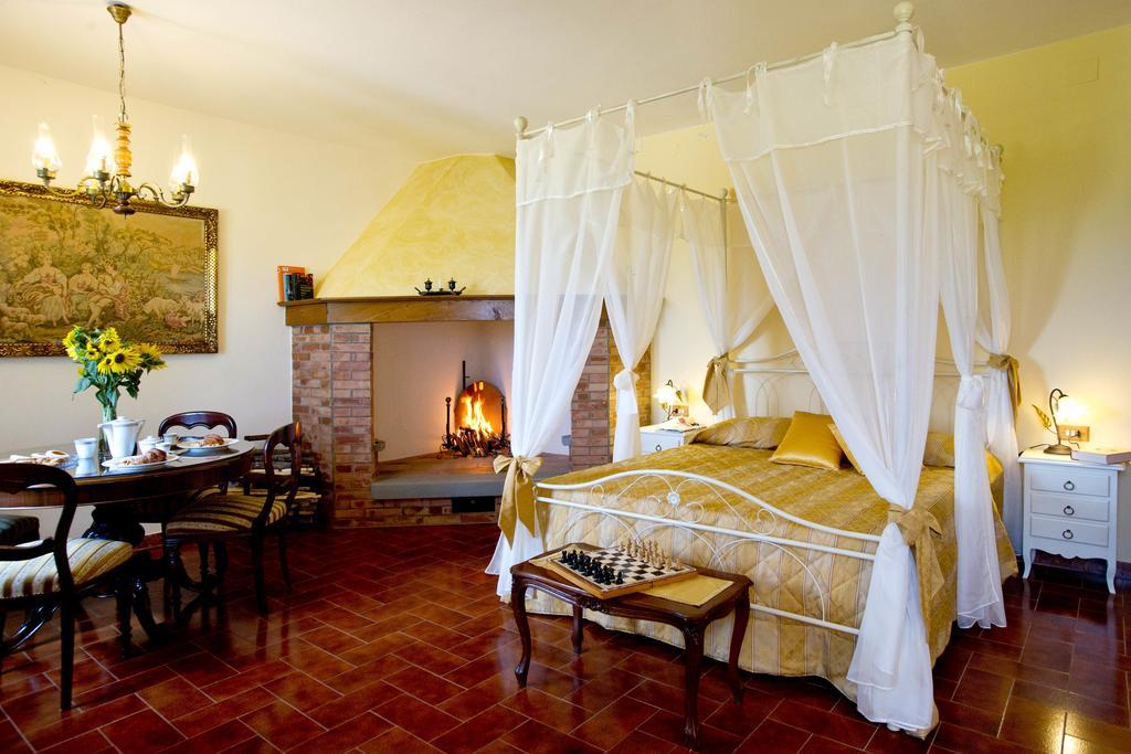 Agriturismo Podere Poggio Ai Cieli サン・ジミニャーノ 部屋 写真