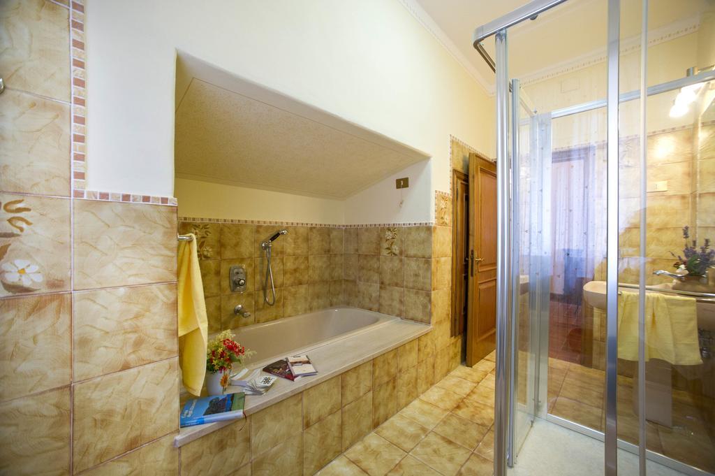 Agriturismo Podere Poggio Ai Cieli サン・ジミニャーノ 部屋 写真